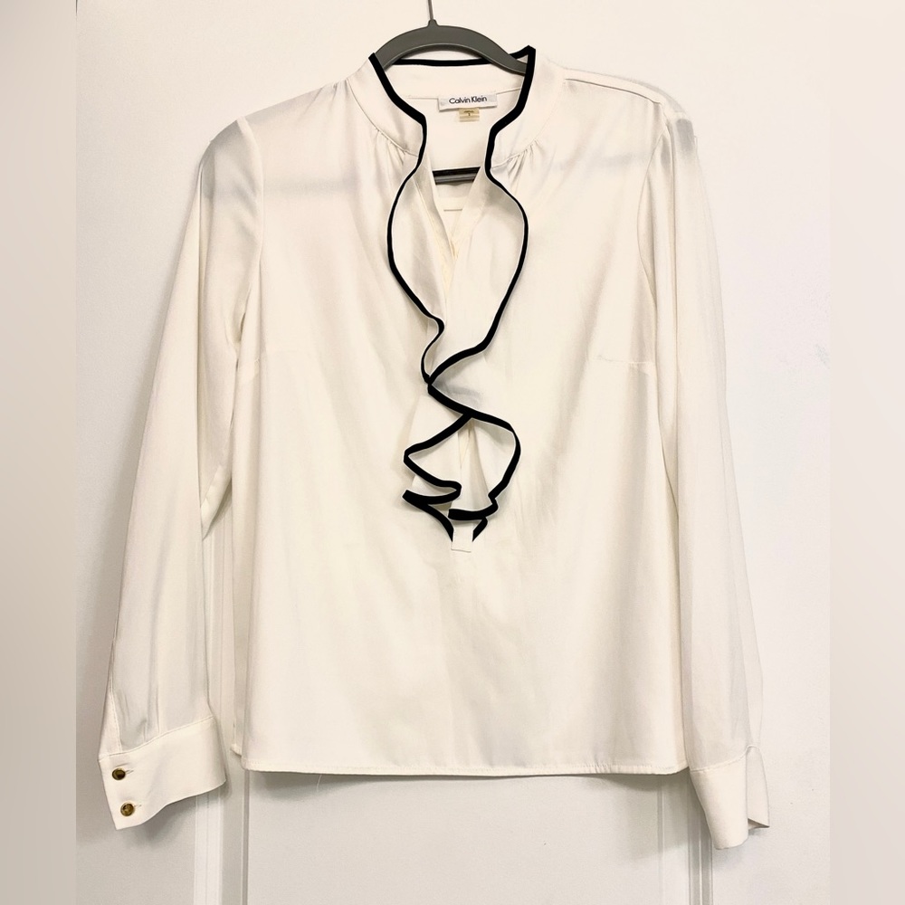 Calvin Klein Piped Ruffle Blouse 🟢 - Picture 3 of 5